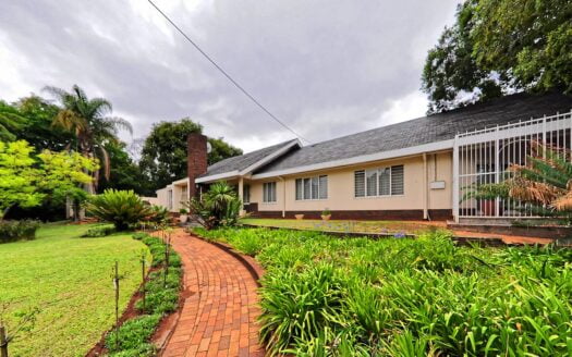 Superior 4 bed golden oldie